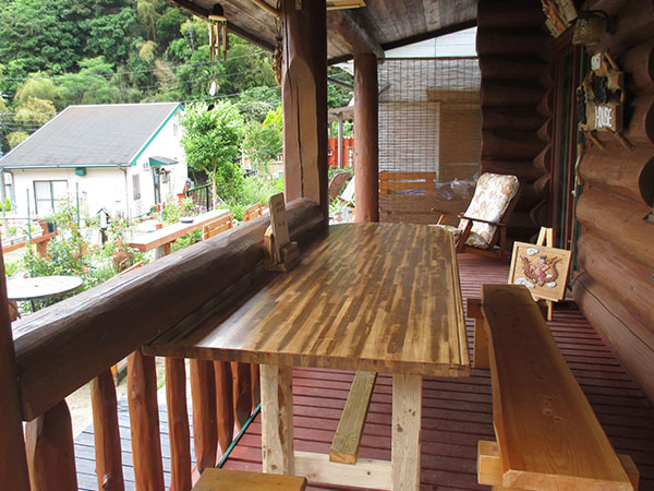 EAST LOG HOUSE 蔵 内観2