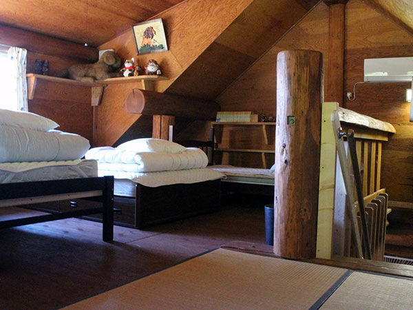 EAST LOG HOUSE 蔵 内観3